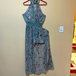 Combo shorts/skirt romper! Size Medium.